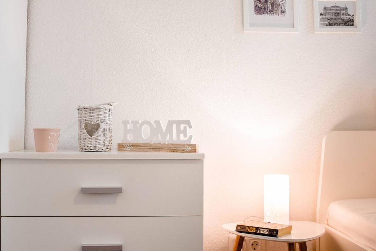 Comfy, Renewed 3 Bedroom Apt In Center Budapeste Exterior foto